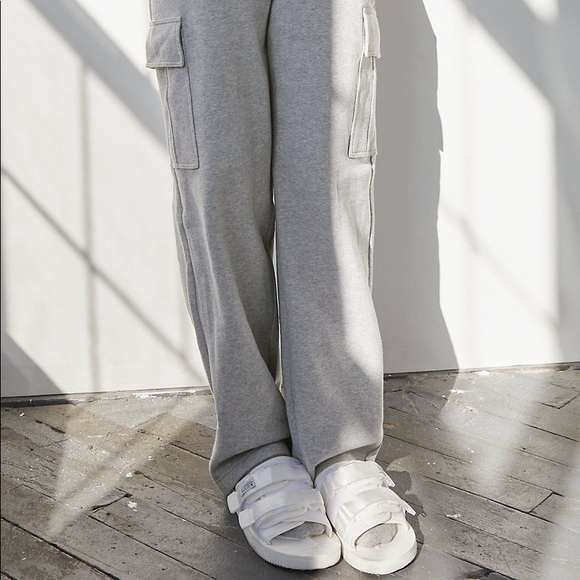 Aritzia Tna Grey Fleece Cargo Sweatpant 